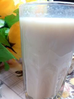 बनाना शेक (Banana shake recipe in hindi) रेसिपी मुख्य फोटो
