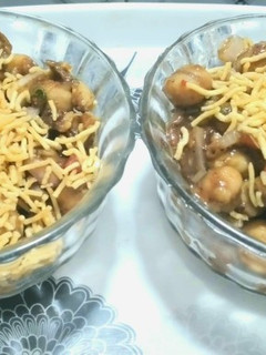 काबुली चना चाट (kabuli chana chat recipe in Hindi) रेसिपी मुख्य फोटो