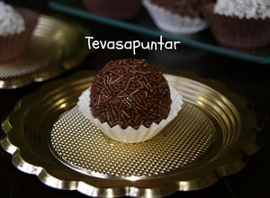 Foto principal de Trufas brasileñas, brigadeiros o negrinhos
