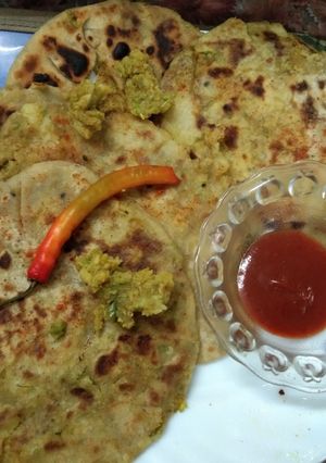 A picture of Aloo Matar Paratha Recipe.