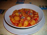 Una foto de guiso de patata al tomillo