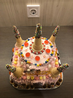 Málnás mascarpone fehércsokis torta recept fotója