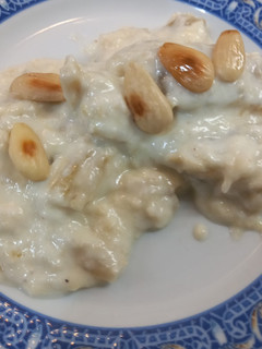 Una foto de Cardos en salsa de almendra y bechamel
