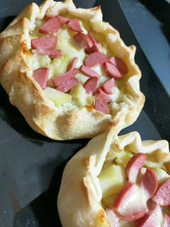 Foto di Quiche svuota frigo con patate e wurstel
