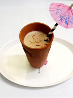 A picture of Walnut dates milkshake.