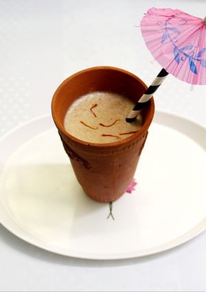 A picture of Walnut dates milkshake.