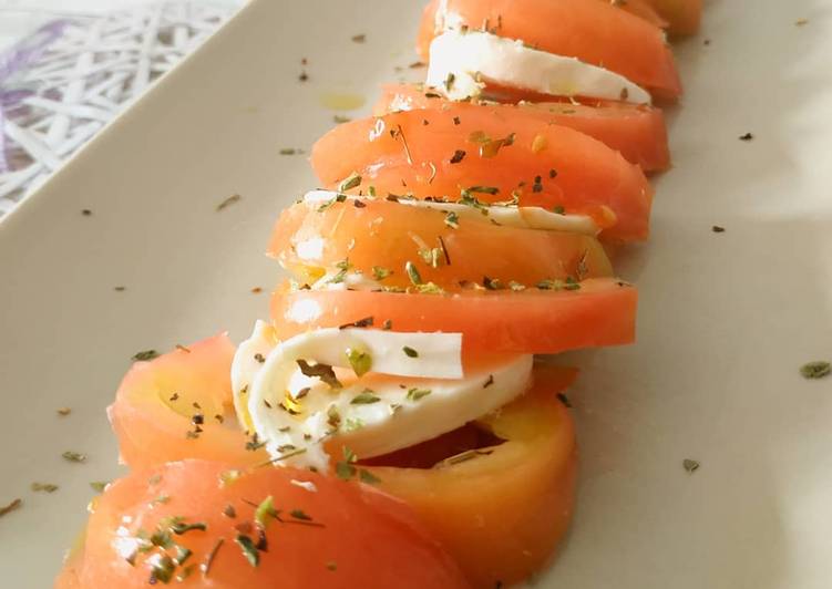 Ensalada de tomate y skyrella