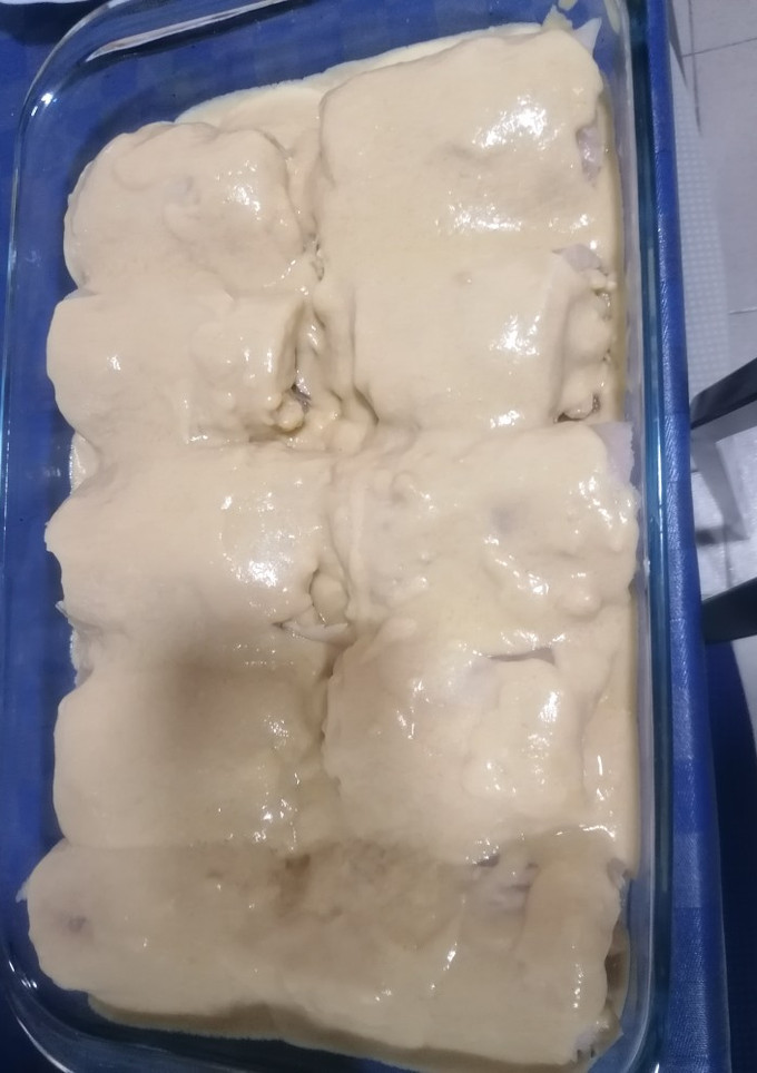 Una foto de Merluza rellena de gulas y gambas