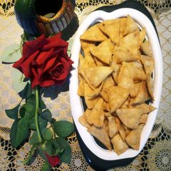 A picture of Peri Peri Triangle Mathri.