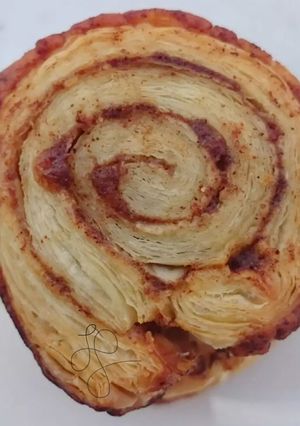 A picture of Honey and Cinnamon Roll Puff Pastry Pinwheels.