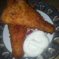 A picture of Bread chicken cone samosa.
