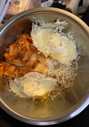 A picture of Egg & Rice Kimchi bowls 💜.