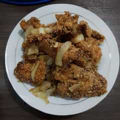 รูปของ Ayam oatmeal crispy saus plum