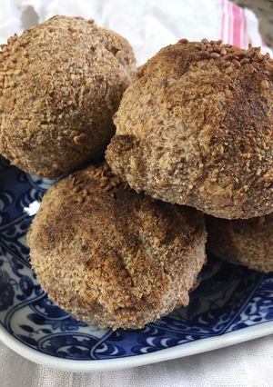 A picture of Keto Vegan Dinner Rolls.