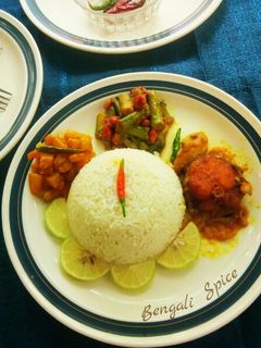 Qishloq hojatxonasida siyish