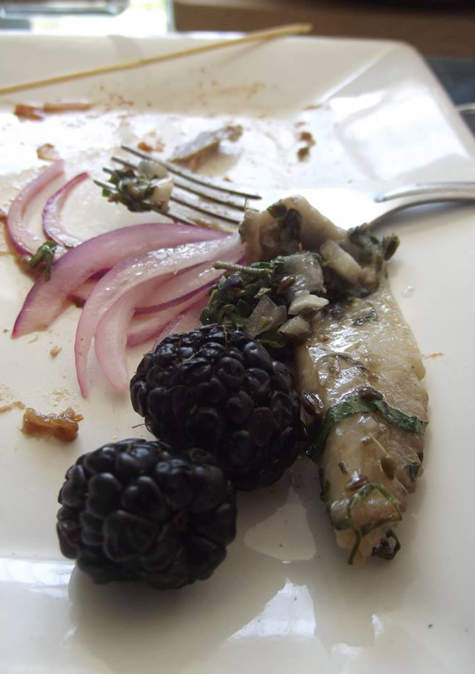 Una foto de Filete de pescado con mora al tequila según Martín