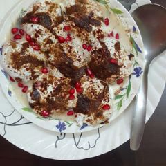 A picture of Dahi Vada (Dahi bhalla).