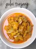 Gulai tunjang [gulai kikil kaki sapi]