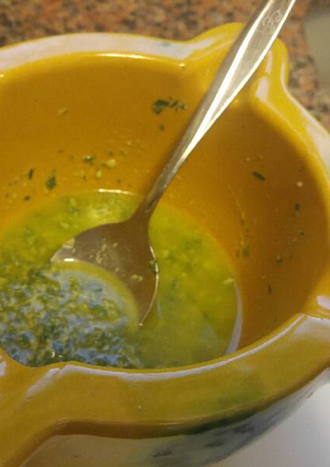 Una foto de Salsa Pesto con hojas de zanahorias VEGANA