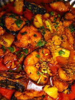 ফুলকপি দিয়ে রুই মাছের ঝোল(fulkopi diye rui macher jhol recipe in bengali) রেসিপির প্রধান ছবি