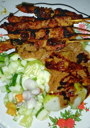 Foto resep Lontong Sate Ayam Homemade by Ani Rahma