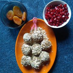 A picture of Green Apple laddu.