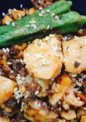 รูปของ ข้าวผัดแซลมอนย่างเนยมิโซะ Miso-butter Salmon Fried Rice
