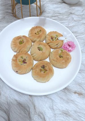صورة لوصفة معمول بالجوز والفواكه المجففه 💖