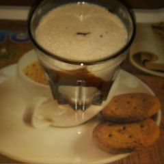A picture of Banana horlicks shake.