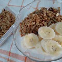 A picture of Yogurt with granola.