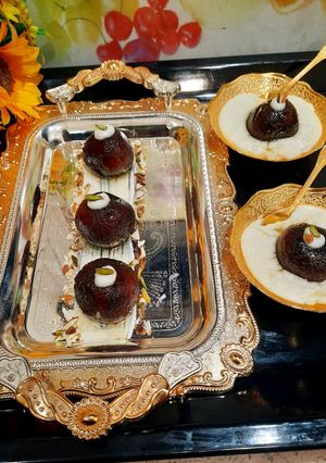 A picture of Rabdi Gulab Jamun.