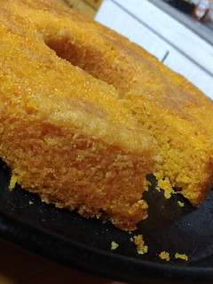 Una foto de Torta húmeda de naranja y zanahoria 🥕🍊