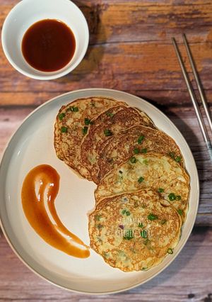 A picture of Okonomiyaki (Japanese savoury pancakes).