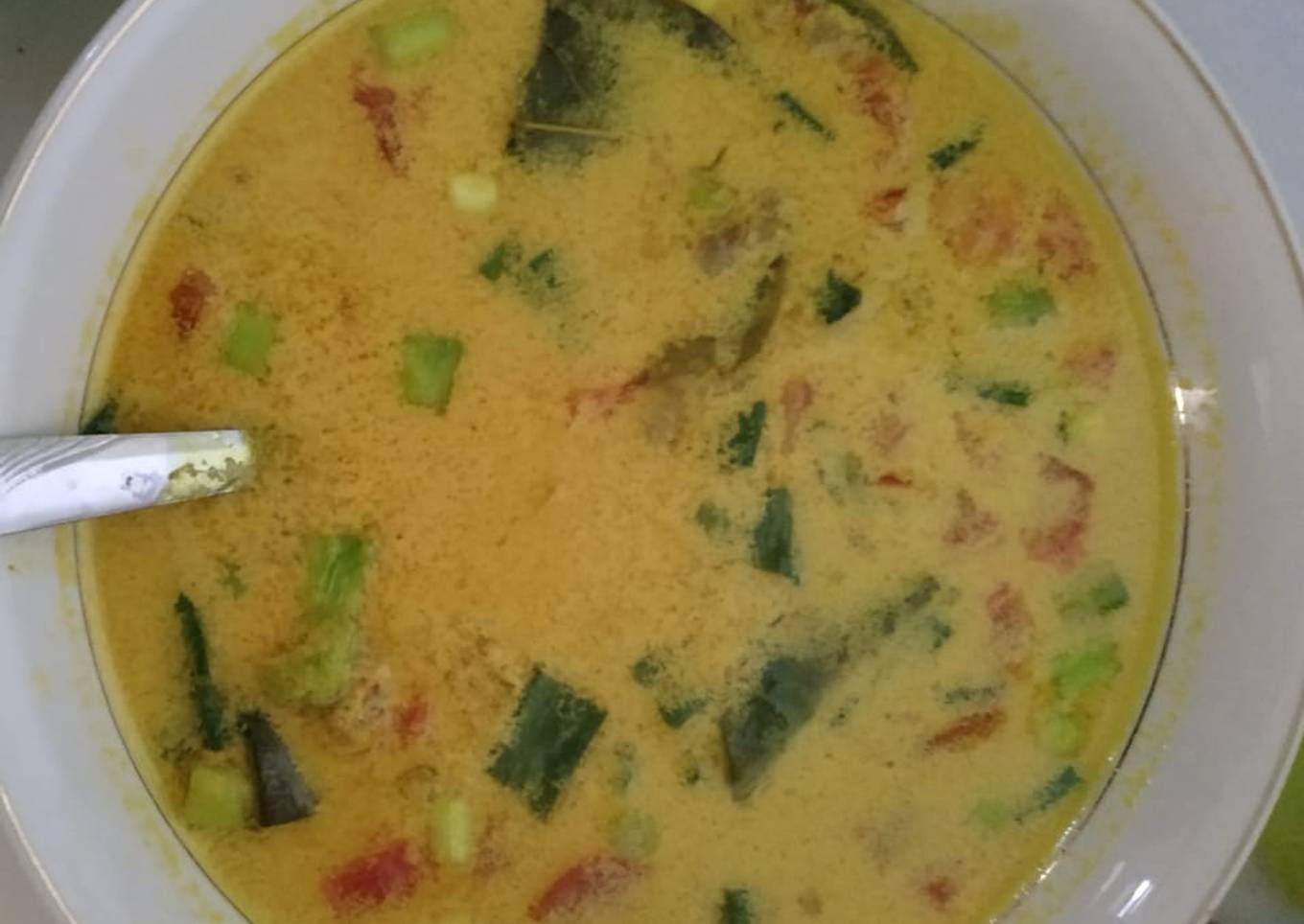 Soto santan daging (kuning)