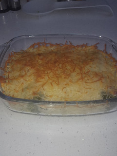 Una foto de Brócoli con nata, bacon y queso gratinado
