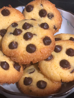 Una foto de Galletas de mantequilla y chips de chocolate