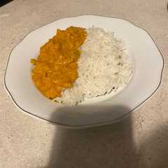 O poză a rețetei Curry de pui cu orez basmati.