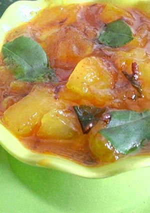 A picture of Chatpata raw mango.