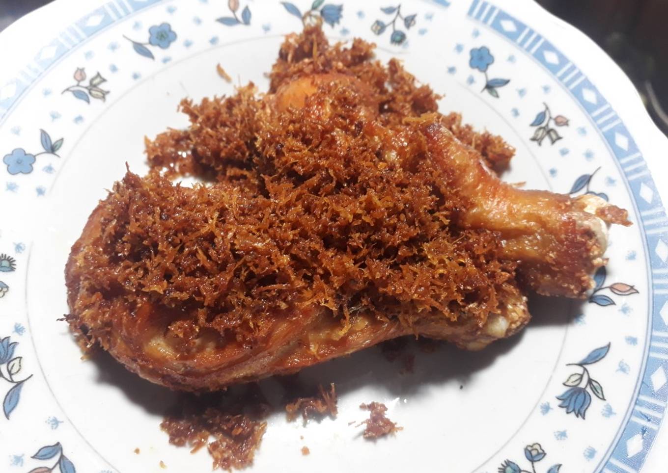 Ayam goreng serundeng lengkuas
