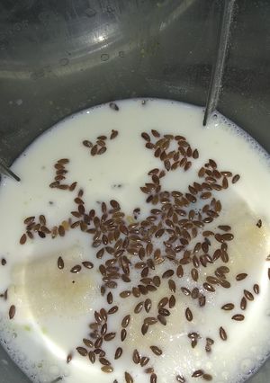 Una foto de Licuado de palta y banana fácil y rápido