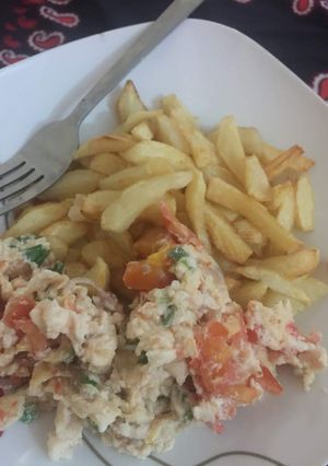 A picture of Frozen Chips and Scrambled Omelette.