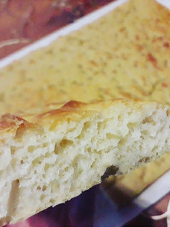 Foto di Focaccia a lunga lievitazione (80% di idratazione)