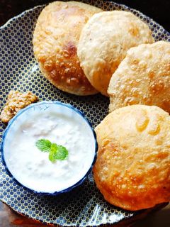 মুগ ডালের কচুরি রেসিপির প্রধান ছবি