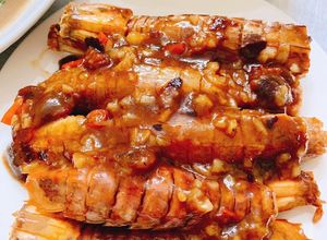 Hình của món Tôm tít rang me.