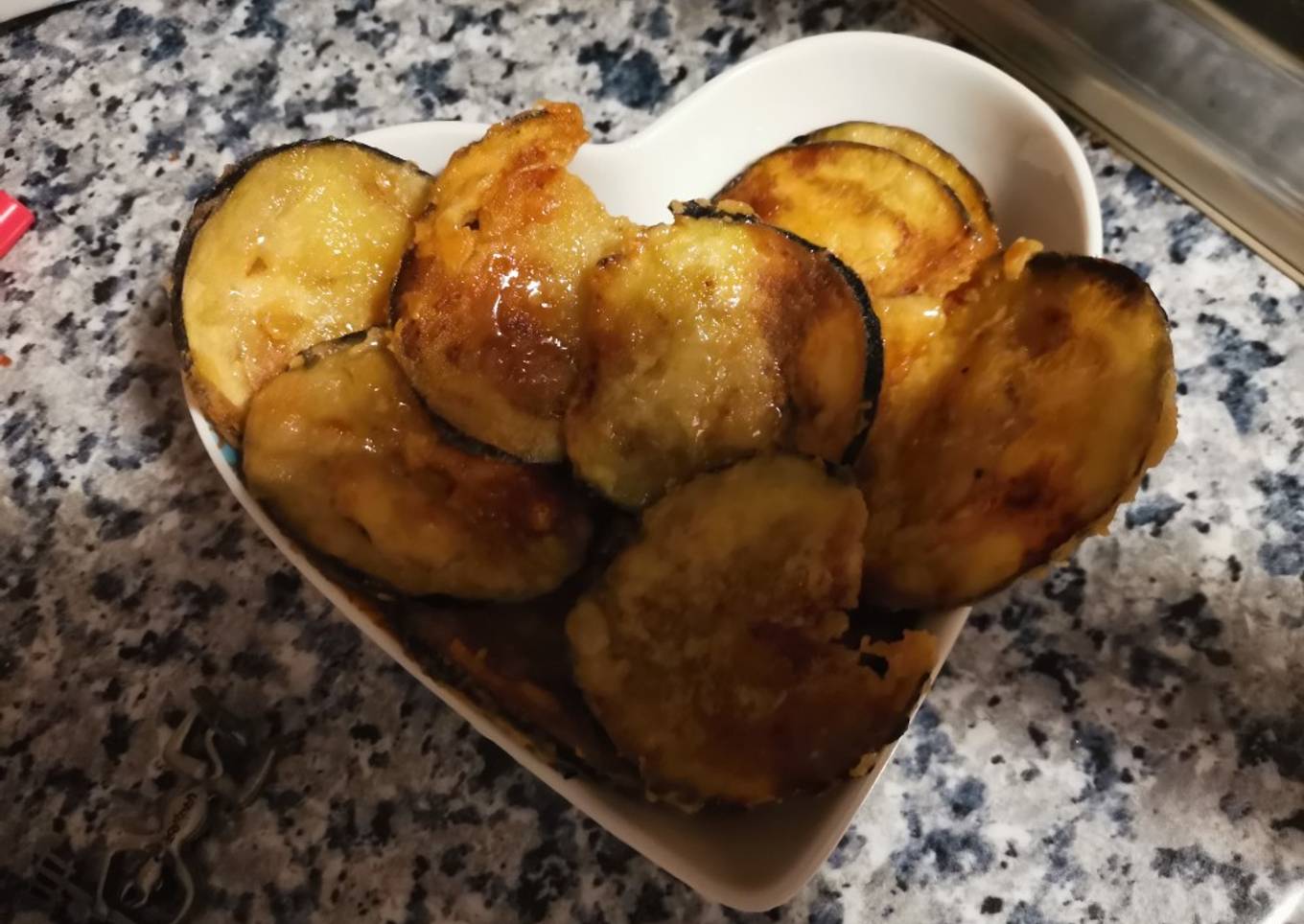 Chips de berenjena con miel