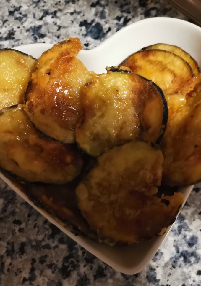 Una foto de Chips de berenjena con miel