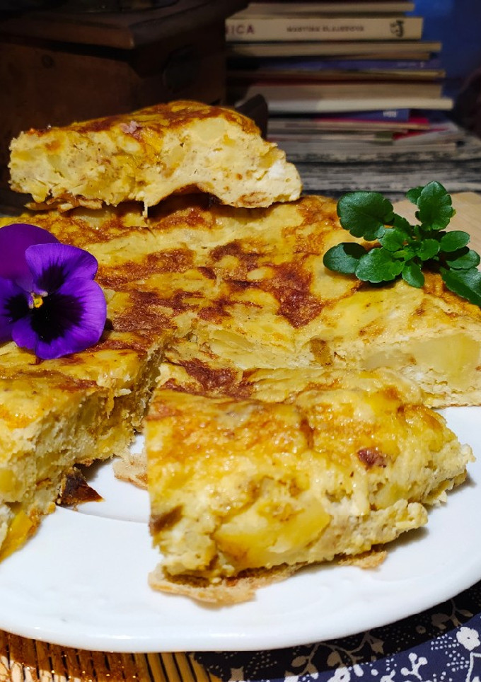 Una foto de 🌈Tortilla de Patatas Saludable con Calçots🌈