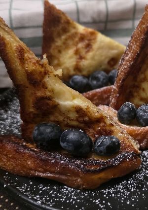 A picture of Witch hat French toast.
