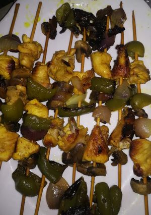 عکسی از دستور جوجه چوبی با مخلفات 😍