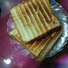 A picture of Potato onion sandwich.